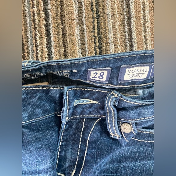 Miss Me skinny jeans. Size 28. - Picture 3 of 3